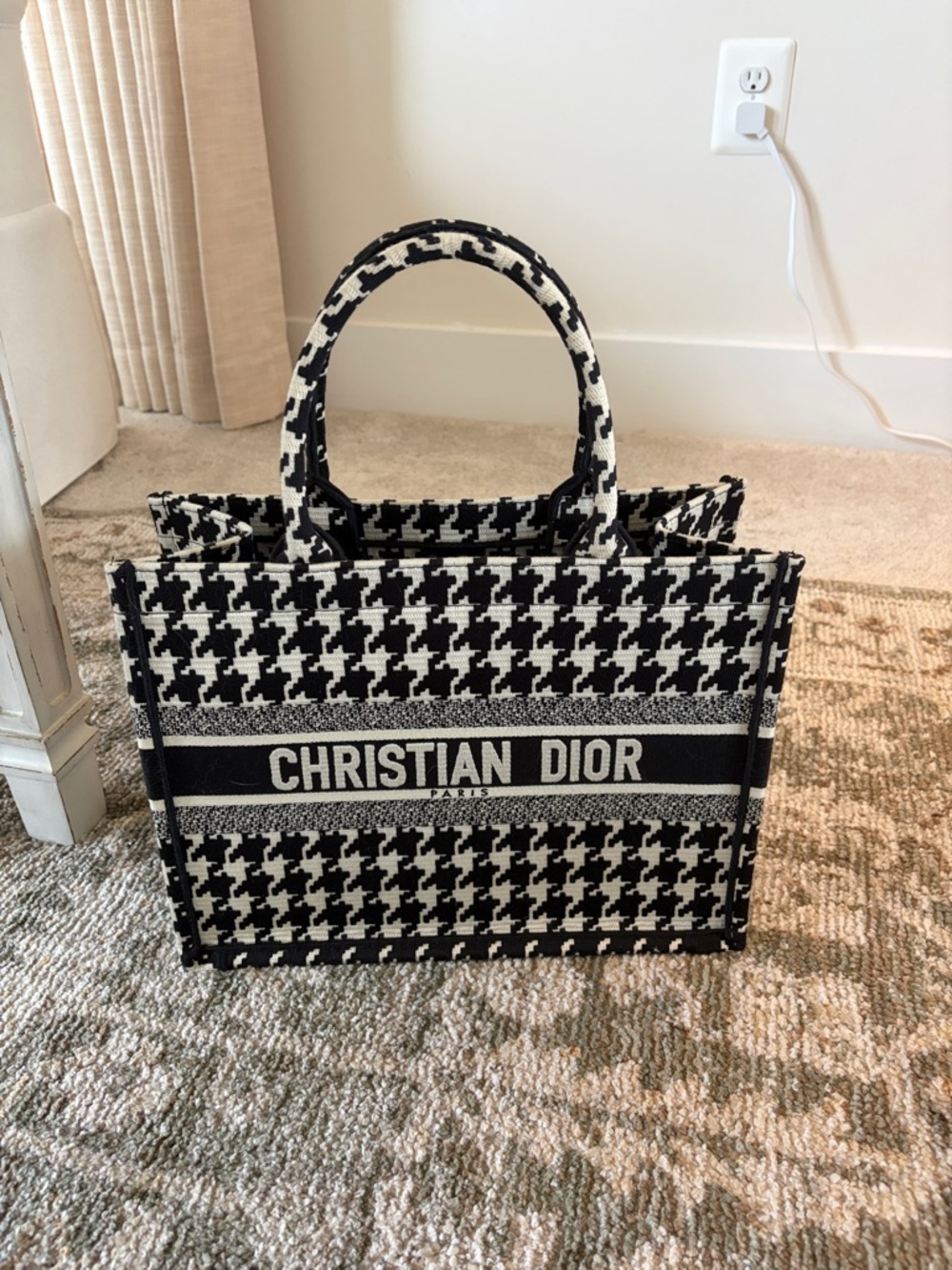 CD -  Black & White Houndstooth Tote